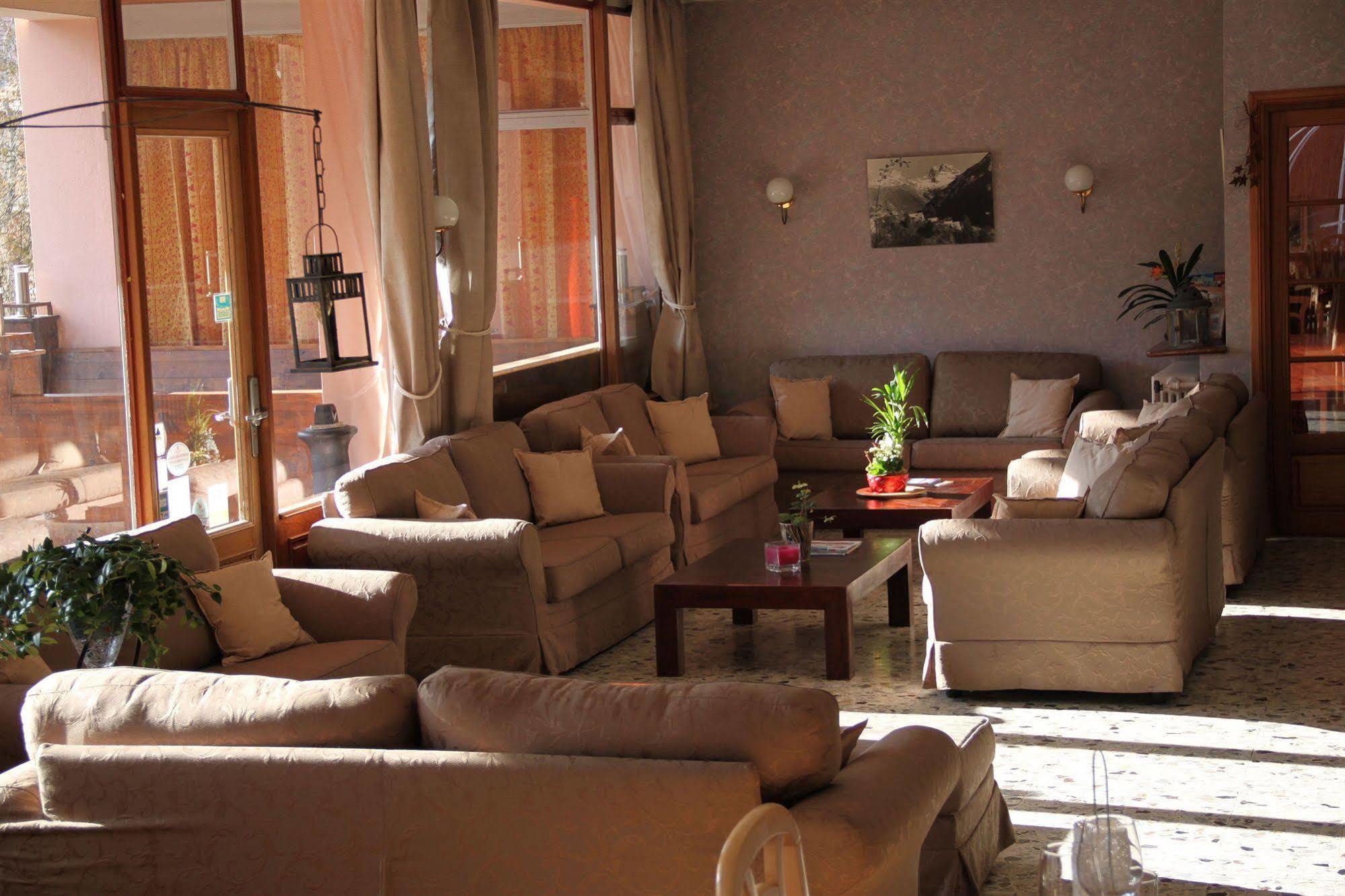 Logis Hotels La Cremaillere Saint-Bonnet-en-Champsaur Exterior foto